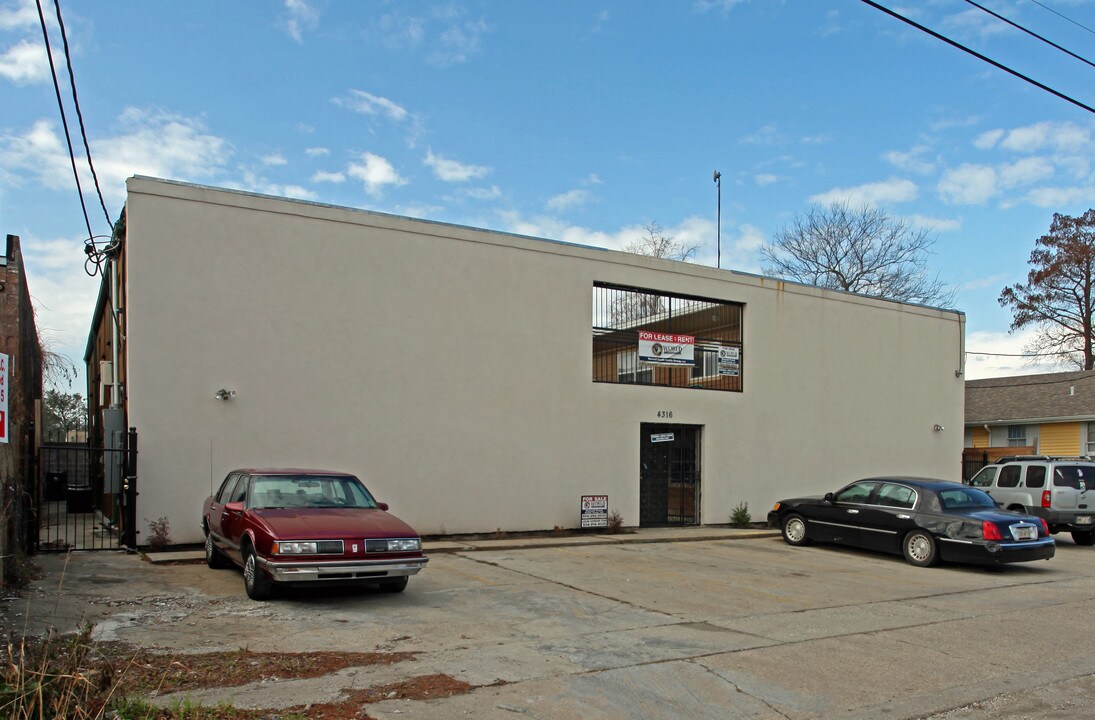 4316 Dodt Ave in New Orleans, LA - Foto de edificio