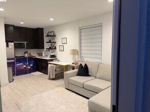 451 Trellis Wy in Brentwood, CA - Building Photo - Building Photo