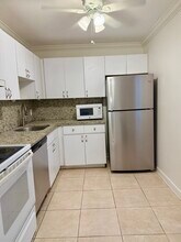 8261 SW 128th St, Unit Sunrise Point in Pinecrest, FL - Foto de edificio - Building Photo