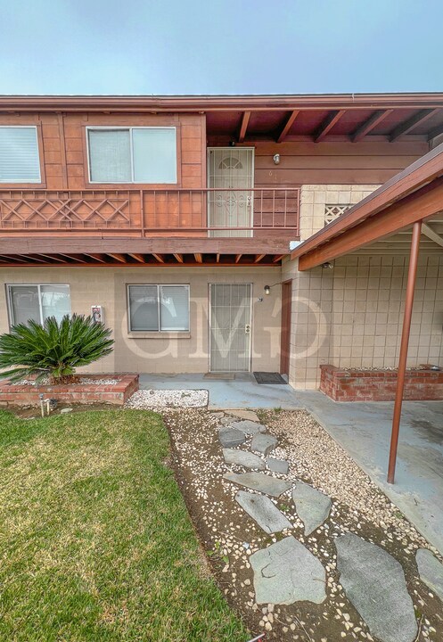 671-677 Illinois Ave in Beaumont, CA - Building Photo