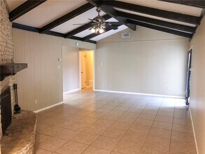 9001 Pointer Ln in Austin, TX - Building Photo - Building Photo