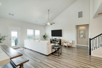 636 Wild Spur Ln in Liberty Hill, TX - Building Photo - Building Photo