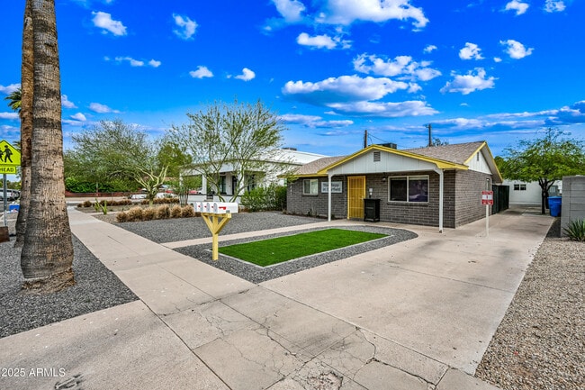 property at 1241 E McKinley St