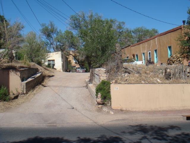 718 Old Santa Fe Trl in Santa Fe, NM - Foto de edificio - Other