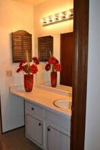 3964 S Tara Hill Dr in Greenfield, WI - Building Photo - Building Photo