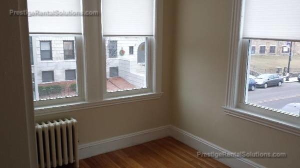 1140 River St in Boston, MA - Foto de edificio - Building Photo