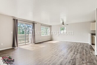 3433 McNary Pkwy in Lake Oswego, OR - Building Photo - Building Photo