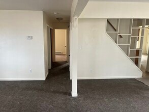2064 Colchester Dr in Binghamton, NY - Building Photo - Building Photo