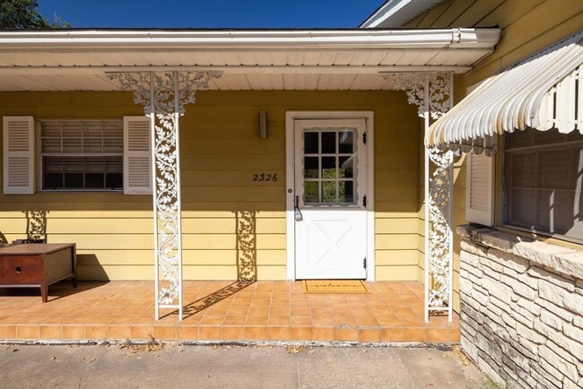 property at 2326 Hartford Rd