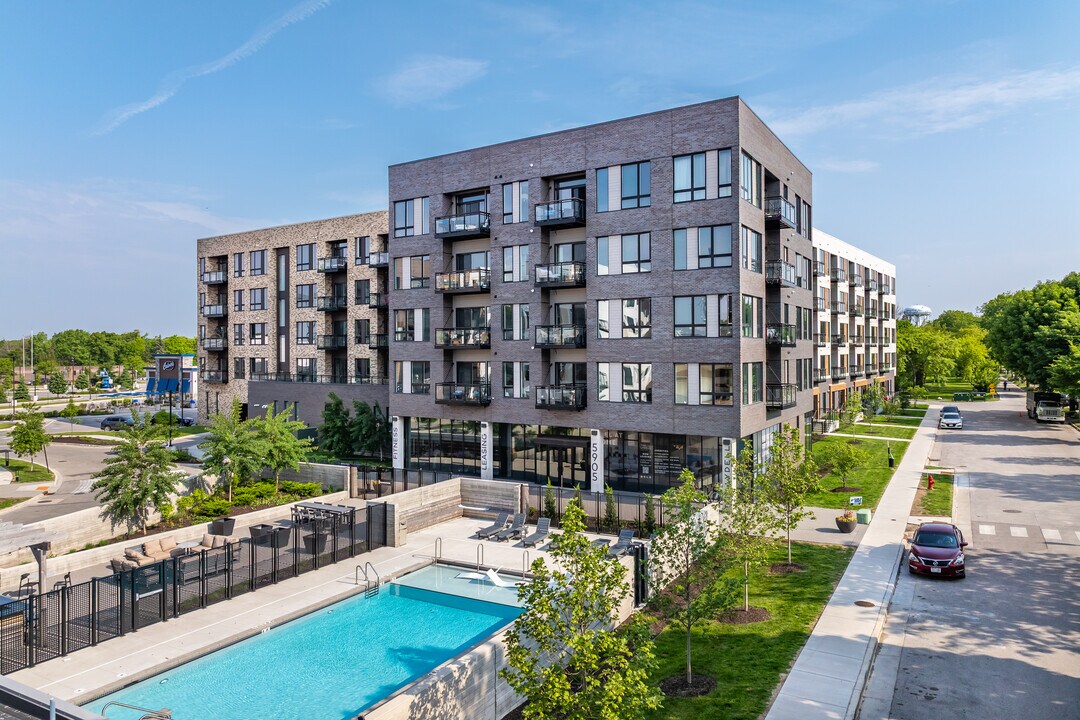 The Lydell in Glendale, WI - Foto de edificio