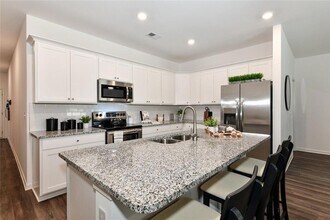 12006 Crosswicks Rd, Unit 09-936 in Union City, GA - Building Photo - Building Photo