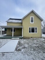 908 John St in Washington Court House, OH - Building Photo