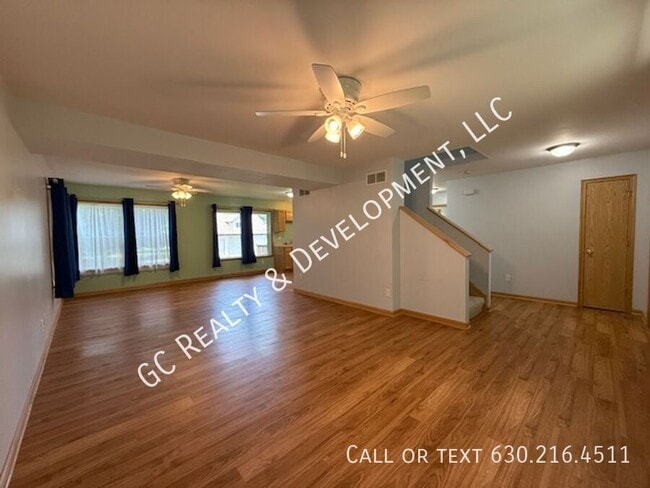 446 S State St in Hampshire, IL - Building Photo - Building Photo