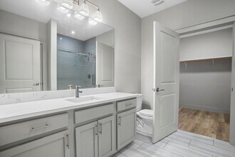 2501 Bienville Blvd in Ocean Springs, MS - Building Photo - Building Photo