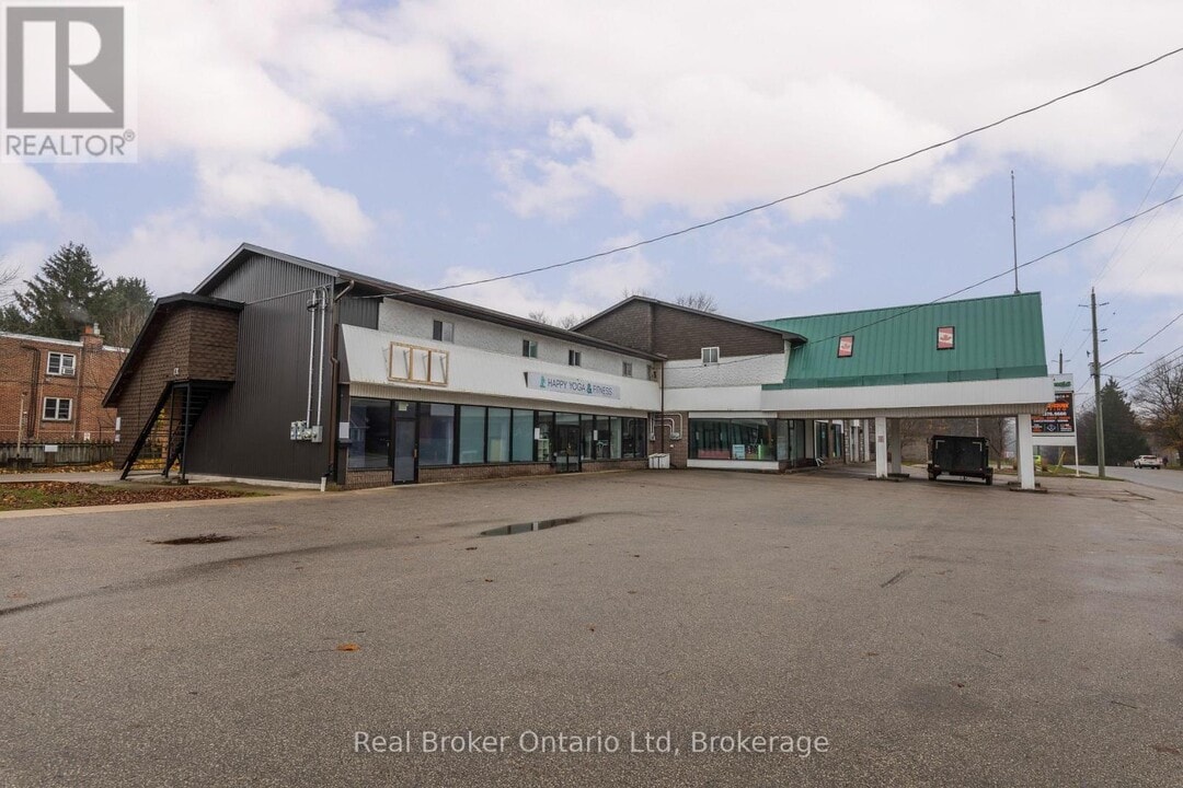 675 6th St E in Owen Sound, ON - Building Photo