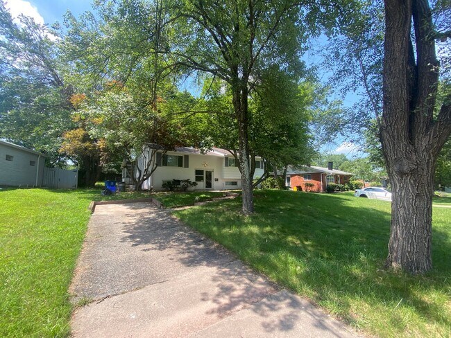 11602 Le Baron Terrace in Silver Spring, MD - Building Photo - Building Photo