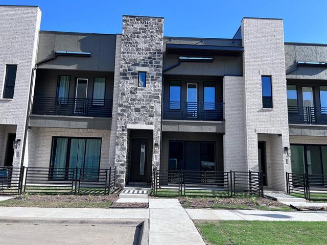 1237 Doris May Dr in Allen, TX - Foto de edificio
