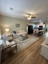 5419 Avenue N 1/2 Rear in Galveston, TX - Foto de edificio - Building Photo