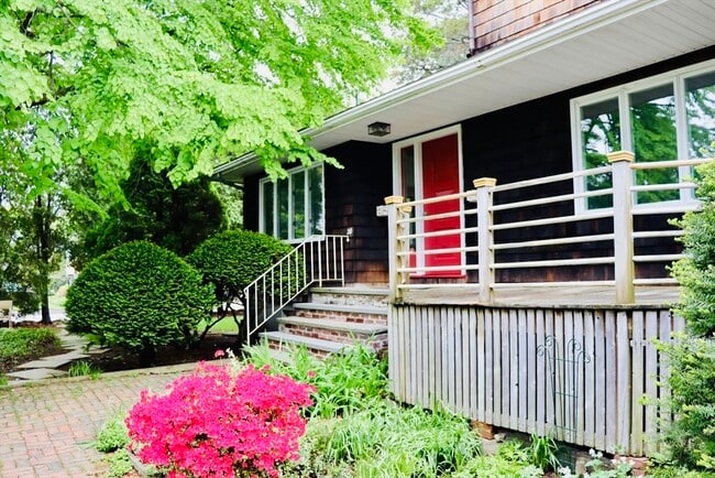 property at 20 Tidd St