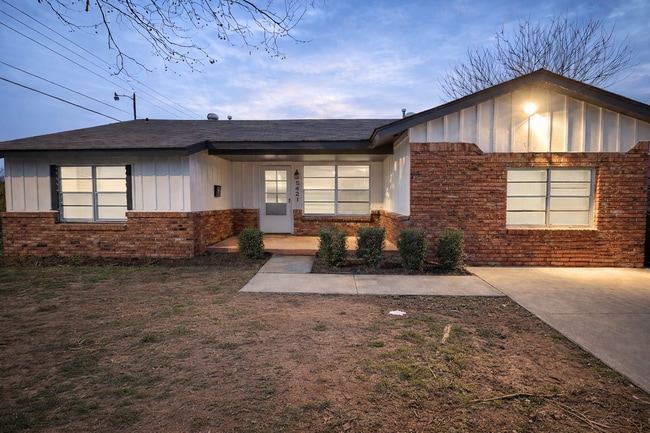 property at 5421 S Lee Ave