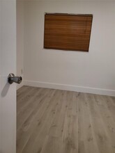 6886 NW 166th Terrace in Hialeah, FL - Building Photo - Building Photo
