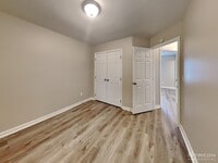 404 Flaherty Ave photo'