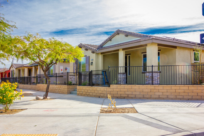 67813 Rio Vista Dr in Cathedral City, CA - Building Photo - Building Photo