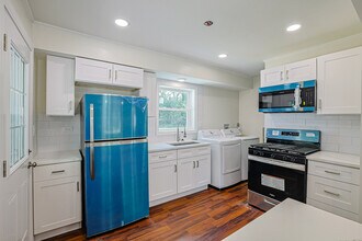 8 Allegheny Ct in Park Forest, IL - Building Photo - Building Photo