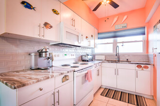 7050 Sunset Way Apt. 1, Unit #1 in St Pete Beach, FL - Building Photo - Building Photo