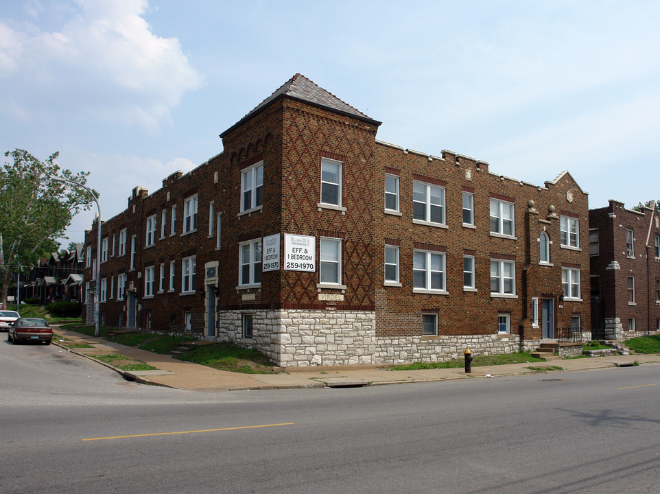 5004 Virginia in St. Louis, MO - Foto de edificio