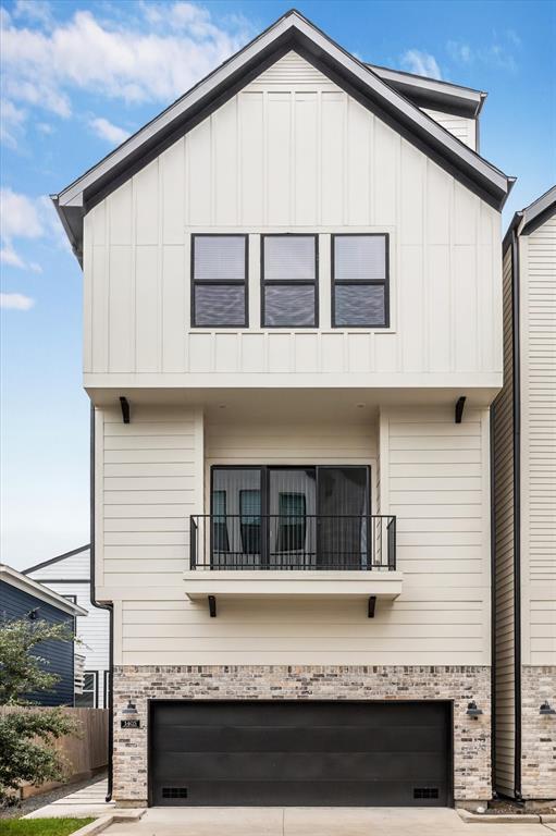 property at 1405 W 23rd St