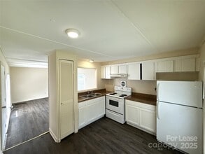 300 Huffstetler Rd in Gastonia, NC - Building Photo - Building Photo