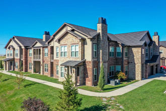 Villas at the Plaza in Joplin, MO - Building Photo - Building Photo