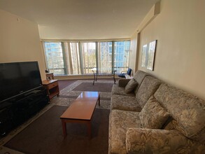5911 Alderbridge Way in Richmond, BC - Building Photo - Building Photo