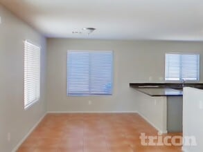 10625 W Monte Vista Rd in Avondale, AZ - Building Photo - Building Photo