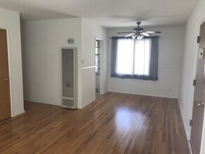 1055 Thompson Ave in Glendale, CA - Building Photo - Building Photo