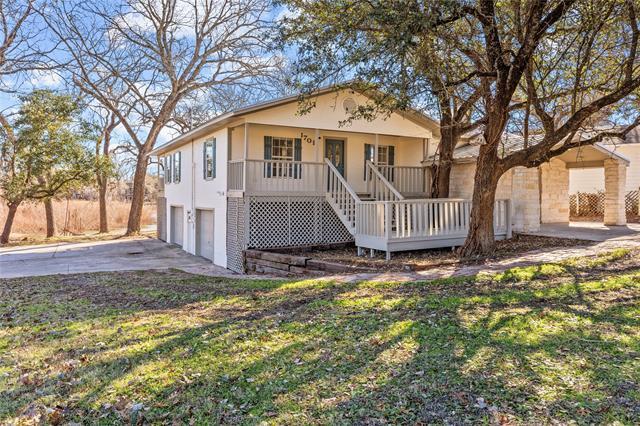 1701 E Lake Dr in Weatherford, TX - Building Photo - Building Photo