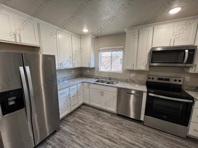 2109 Bobwhite Ct in Clovis, NM - Building Photo - Building Photo