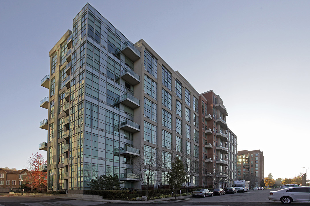 Manhattan Lofts in Toronto, ON - Building Photo