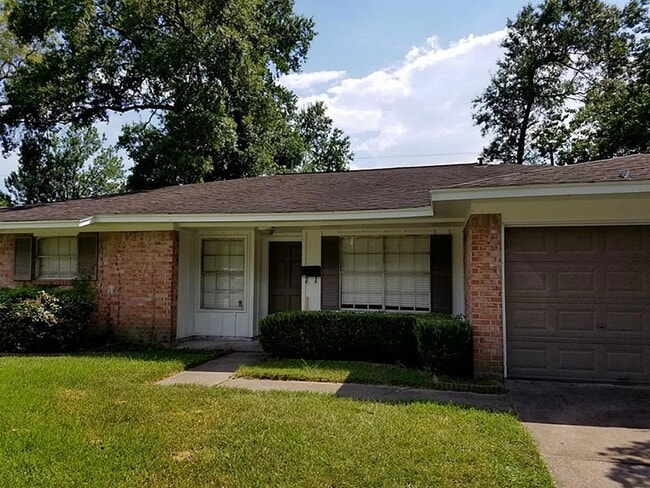 property at 13906 Wadebridge Way