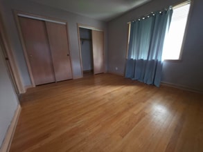 2866 S 58th St in Milwaukee, WI - Foto de edificio - Building Photo