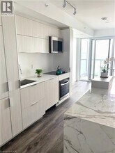 370 Martha St in Burlington, ON - Building Photo - Building Photo