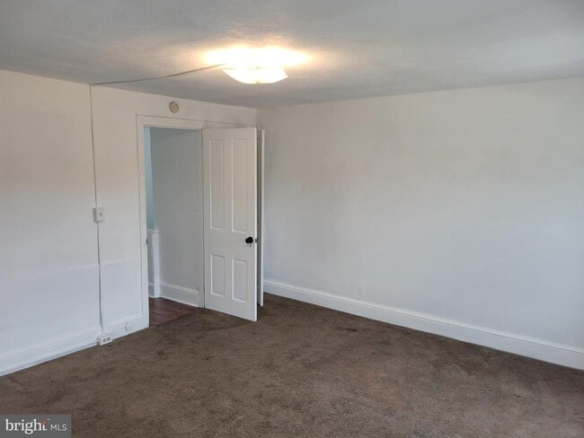 512 Chain St in Norristown, PA - Building Photo - Building Photo
