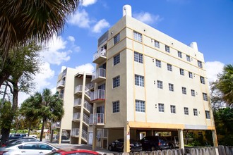 Flagler Apartments in Miami, FL - Foto de edificio - Building Photo