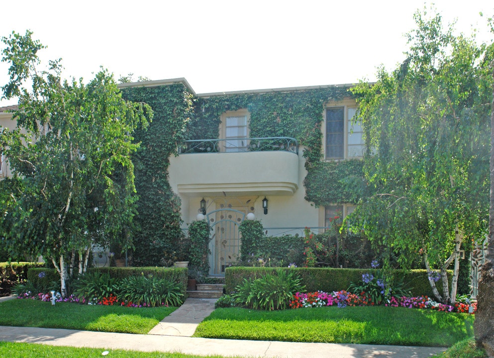 140 N Hamilton Dr in Beverly Hills, CA - Foto de edificio