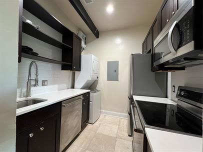 property at 500 Parkway Dr NE