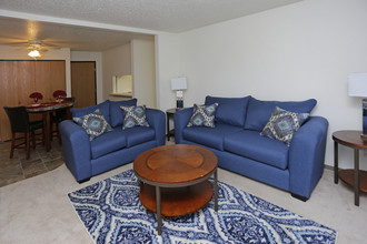 Highland Meadows Apartment Community in Bismarck, ND - Foto de edificio - Interior Photo