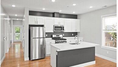 146 Boston St, Unit 1 in Boston, MA - Foto de edificio - Building Photo