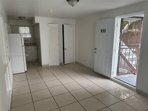 921 N 17th Ct in Hollywood, FL - Building Photo - Building Photo