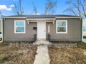 5205 Locust Ave in Kansas City, KS - Building Photo